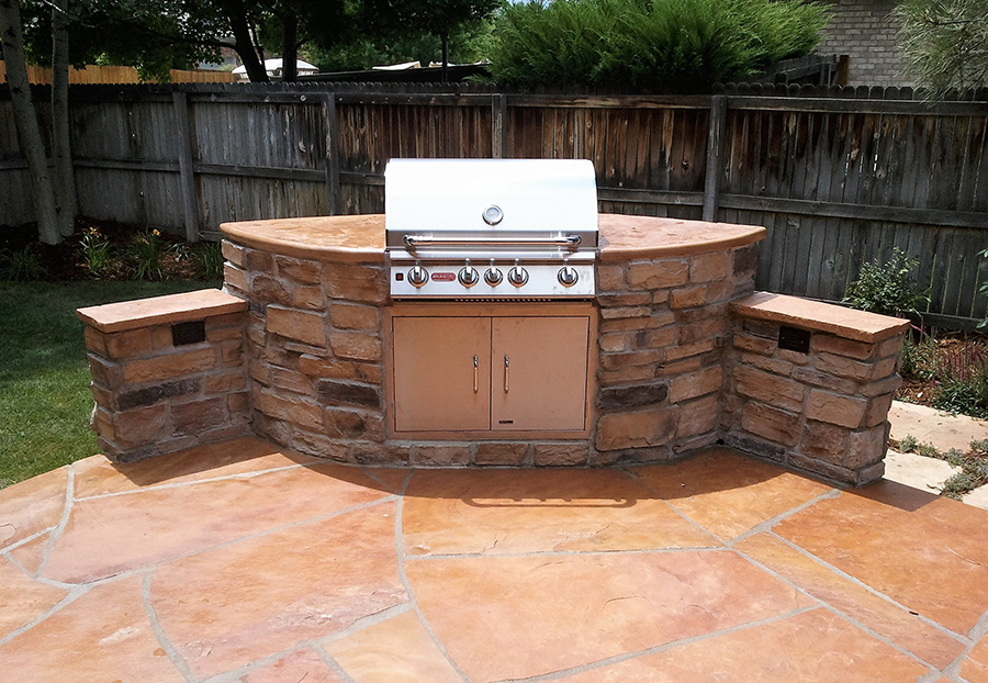 Outdoor Built-In Kitchen