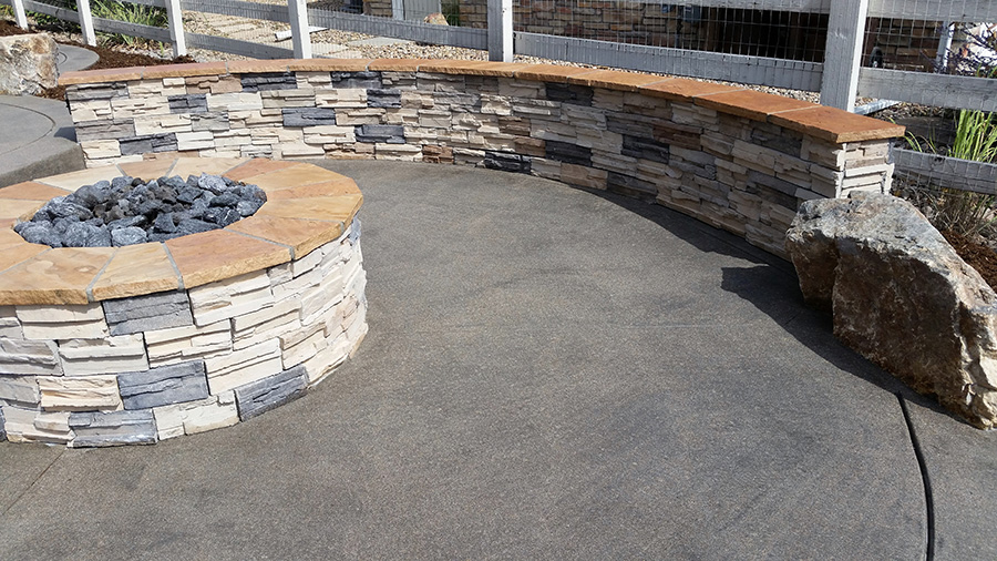 Firepit with Wall